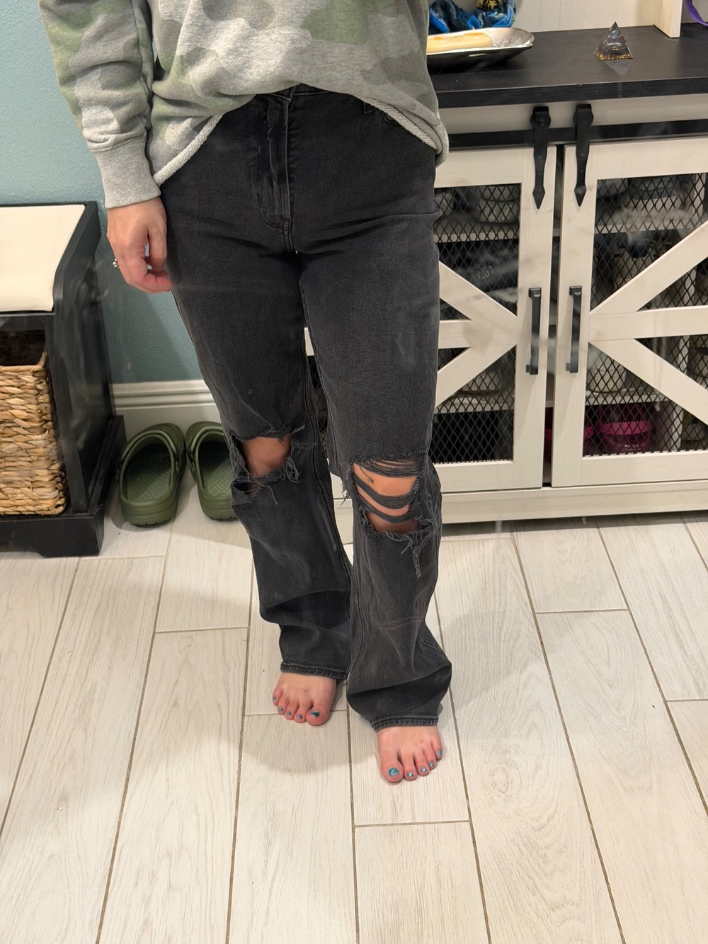Hollister Ultra High-Rise Dad Jean W25R 0R Ripped